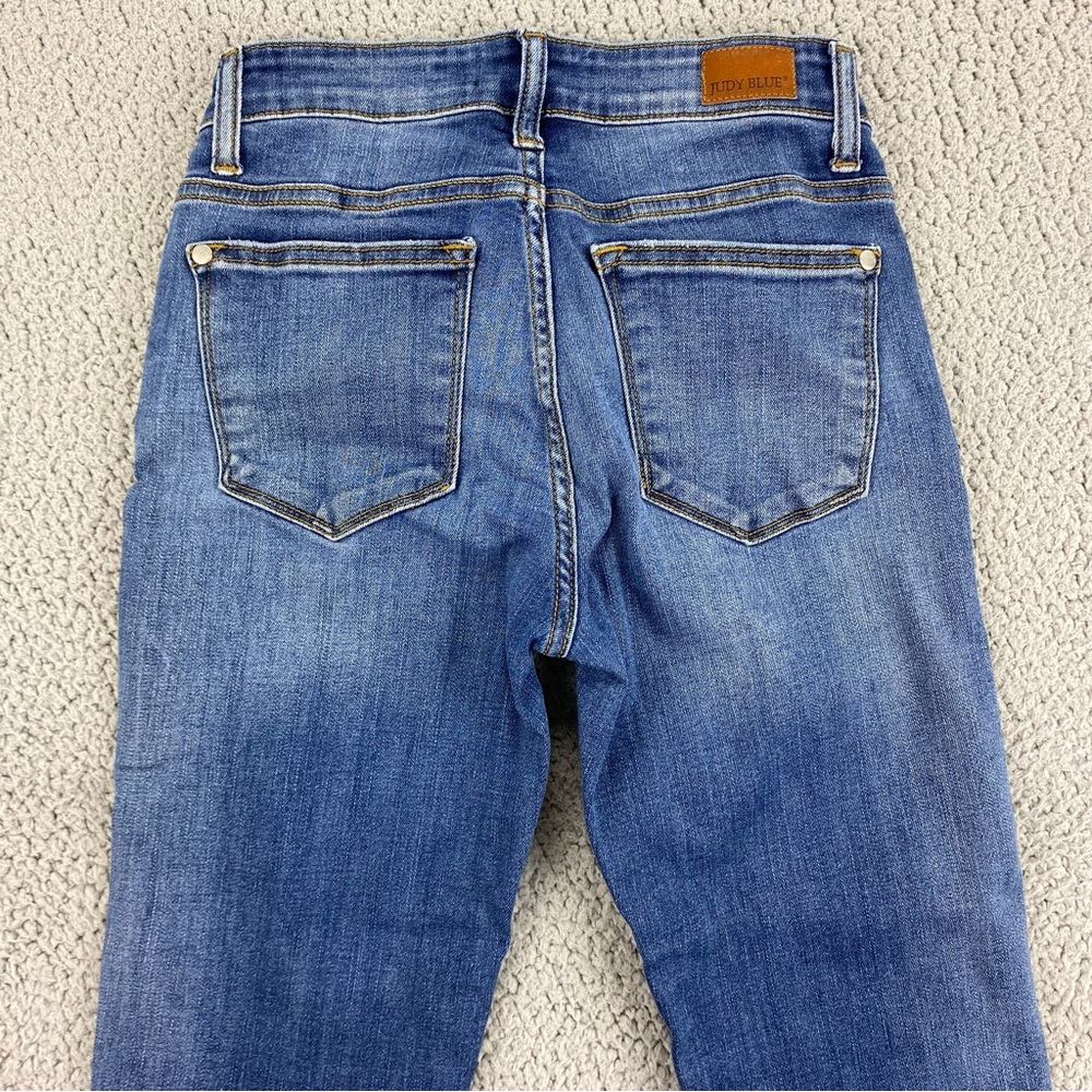 Judy Blue Women's Relaxed Fit Ankle Stretch Denim Jeans  |  Size:  3/26 - Picture 5 of 14